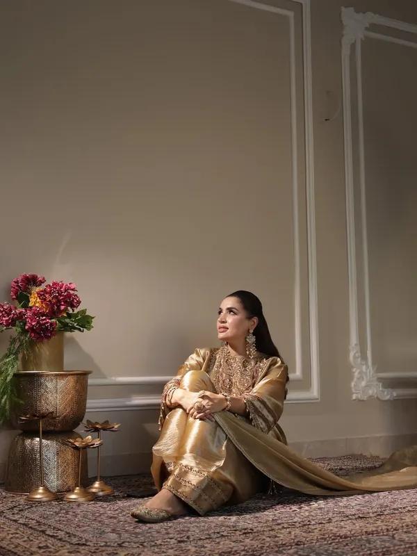 Gold_Silk_Premium_&_Fancy_Design_Suit_Set_For_Women