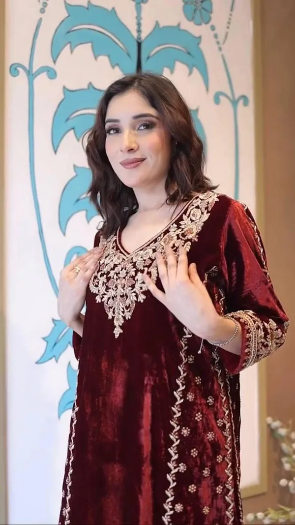 Maroon_Georgette_Premium_&_Fancy_Design_Kurti_And_Pant_Set_For_Women