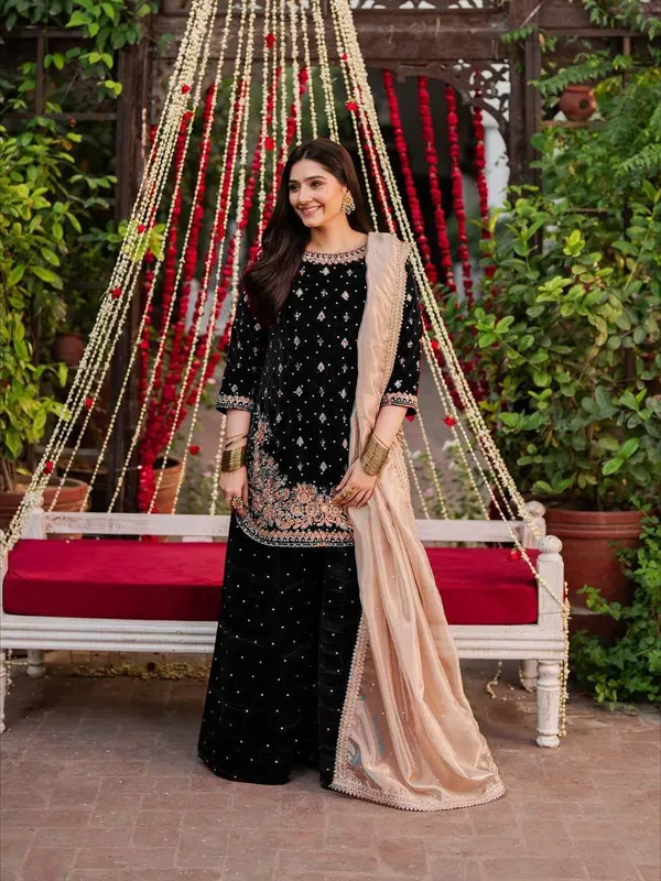 Black_Crepe_Premium_&_Fancy_Design_Kurti_And_Palazzo_Set_For_Women