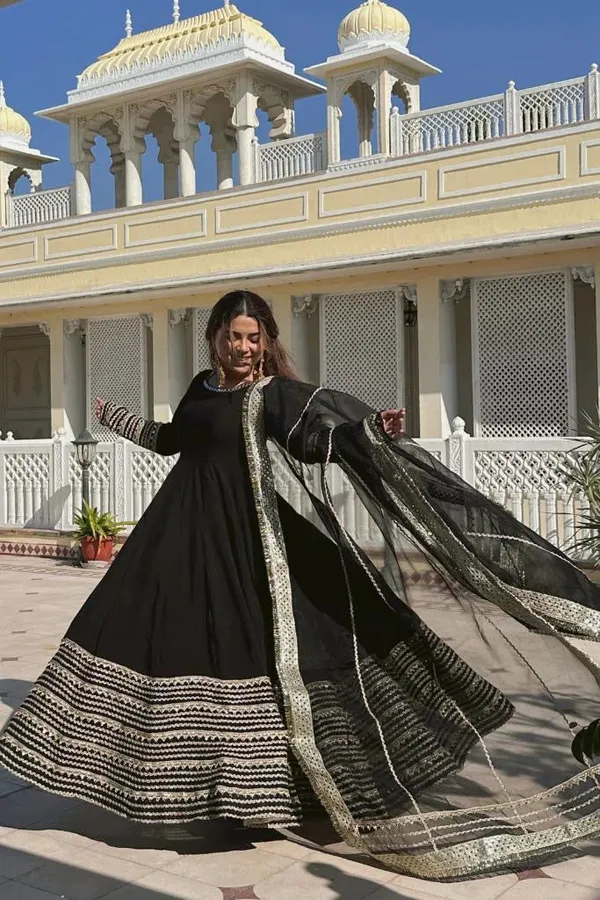 Black_Cotton_Premium_&_Fancy_Design_Anarkali_Set_For_Women