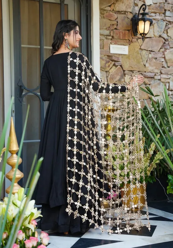 Black_Crepe_Premium_&_Fancy_Design_Anarkali_Set_For_Women