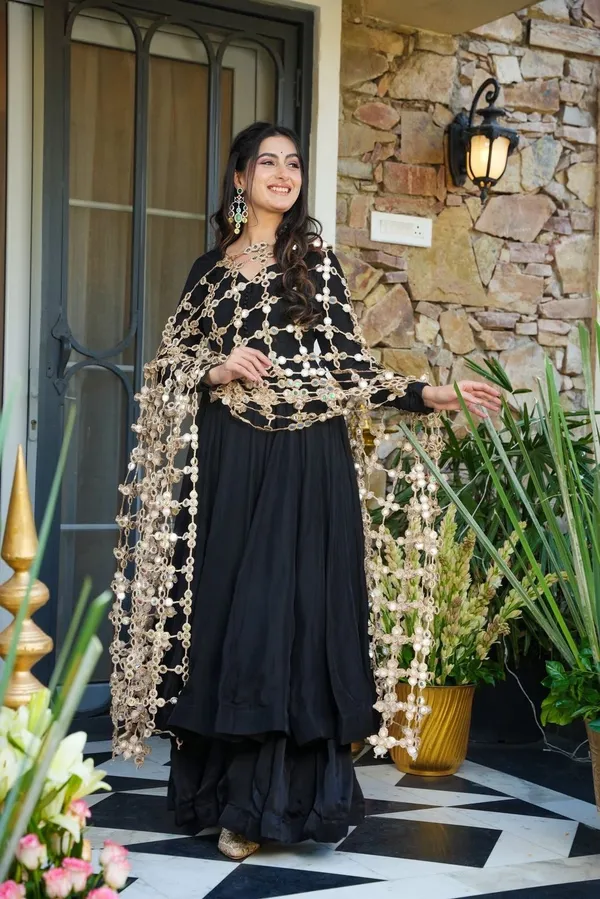 Black_Crepe_Premium_&_Fancy_Design_Anarkali_Set_For_Women