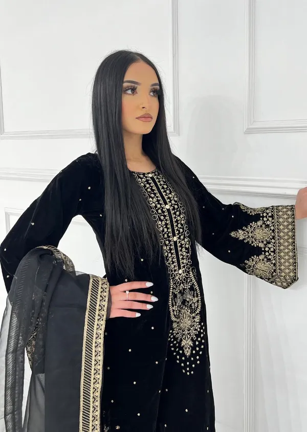 Black_Cotton_Premium_&_Fancy_Design_Kurti_And_Pant_Set_For_Women