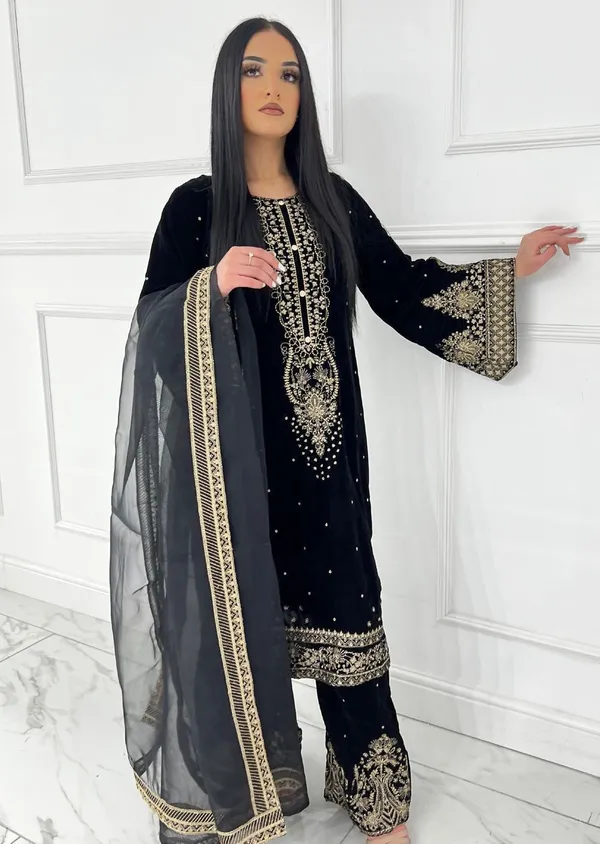 Black_Cotton_Premium_&_Fancy_Design_Kurti_And_Pant_Set_For_Women