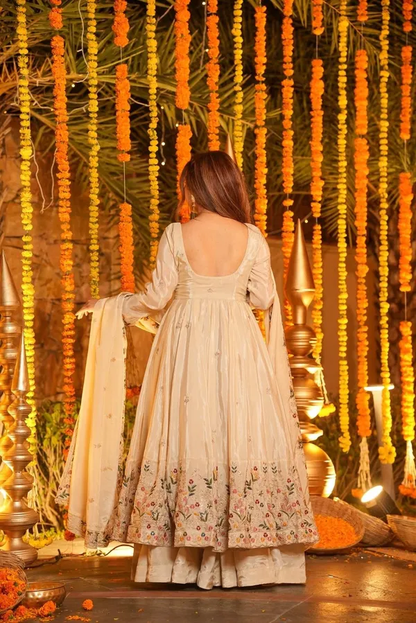 Off_White_Organza_Premium_&_Fancy_Design_Anarkali_Set_For_Women