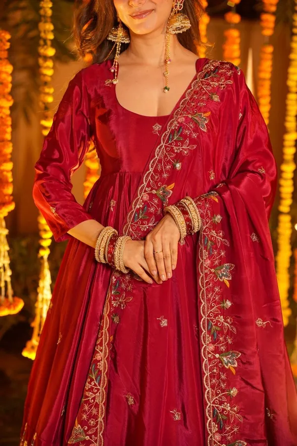 Red_Organza_Premium_&_Fancy_Design_Anarkali_Set_For_Women