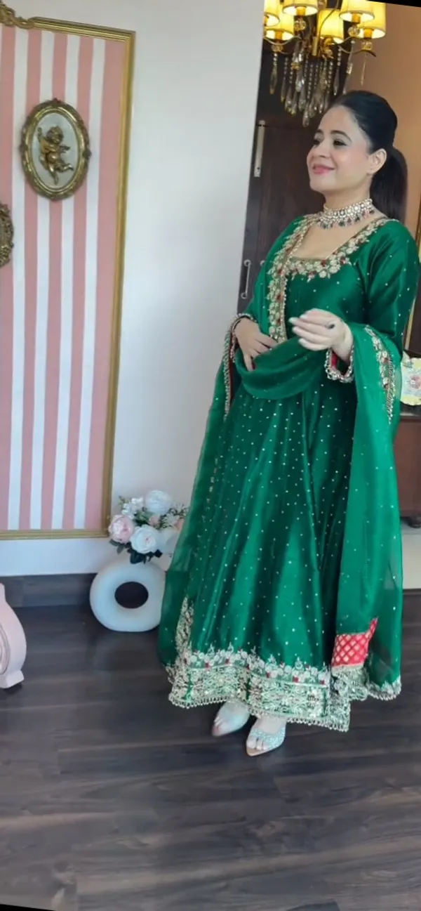Green_Silk_Premium_&_Fancy_Design_Anarkali_Set_For_Women