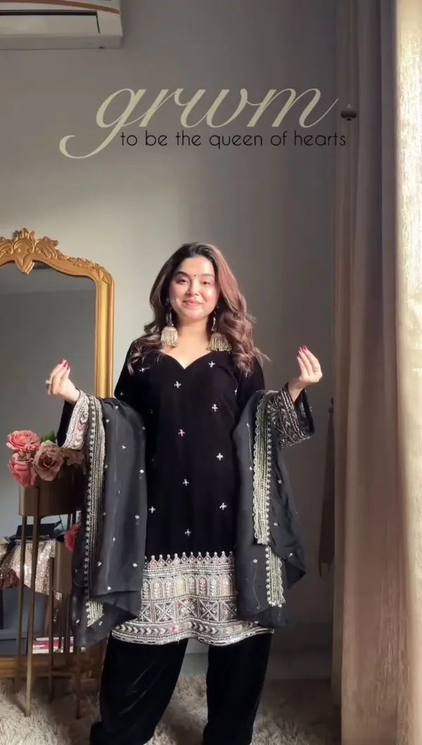 Black_Silk_Premium_&_Fancy_Design_Suit_Set_For_Women