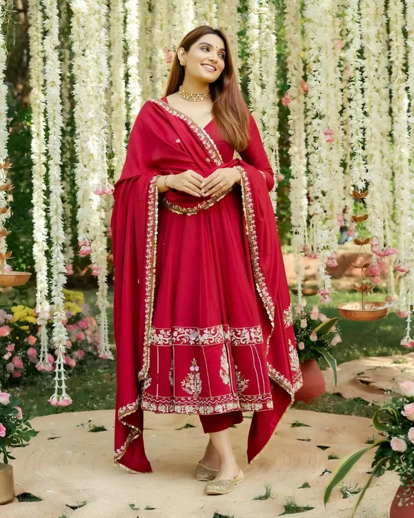 Pink_Cotton_Premium_&_Fancy_Design_Anarkali_Set_For_Women