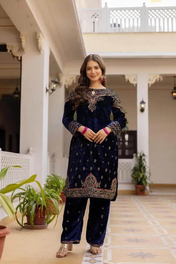 Blue_Georgette_Premium_&_Fancy_Design_Suit_Set_For_Women