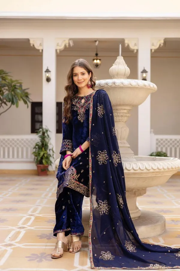 Blue_Georgette_Premium_&_Fancy_Design_Suit_Set_For_Women