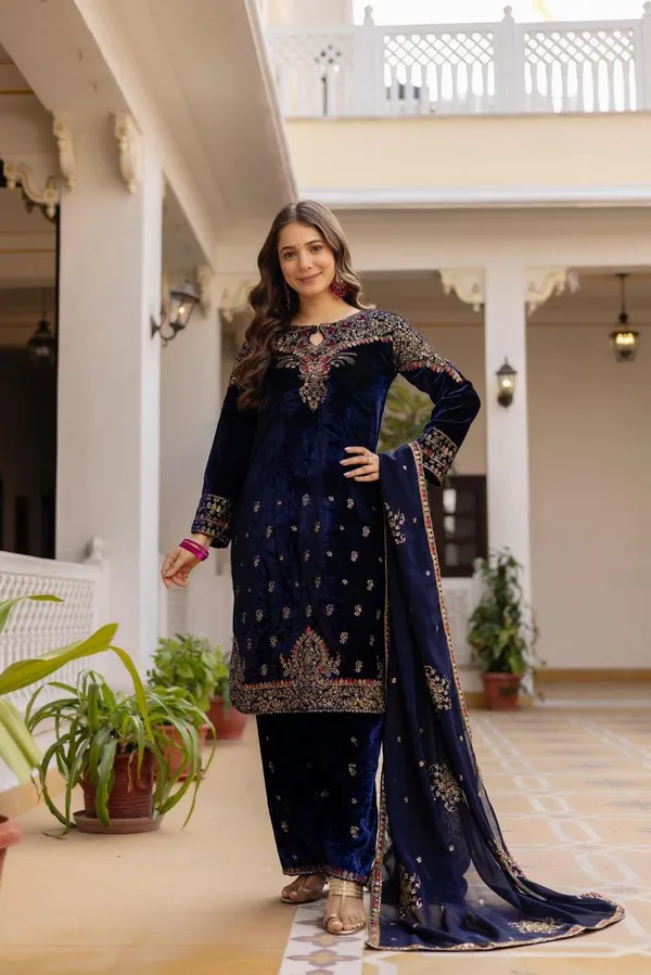 Blue_Georgette_Premium_&_Fancy_Design_Suit_Set_For_Women