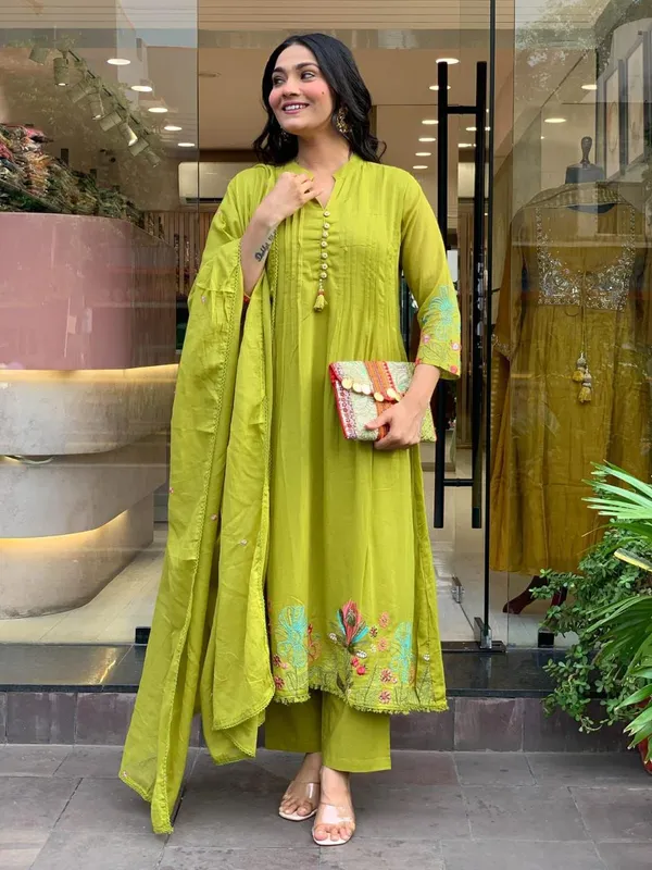 Green_Silk_Premium_&_Fancy_Design_Kurti_And_Pant_Set_For_Women