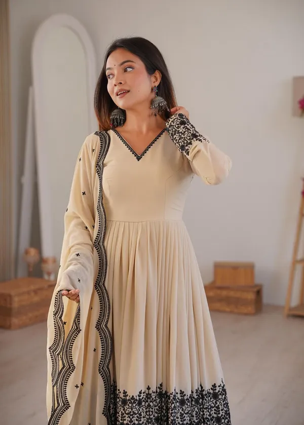 Off_White_Georgette_Premium_&_Fancy_Design_Kurti_And_Palazzo_Set_For_Women
