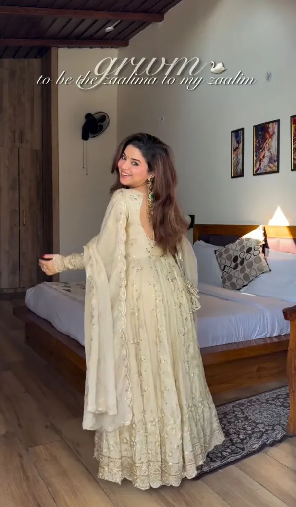 Off_White_Chinon_Premium_&_Fancy_Design_Anarkali_Set_For_Women