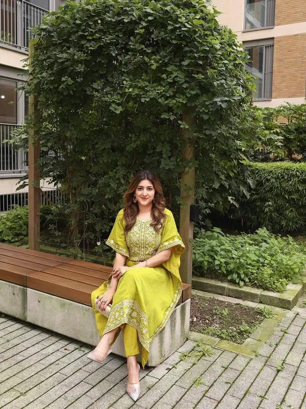 Yellow_Georgette_Premium_&_Fancy_Design_Kaftan_Set_For_Women