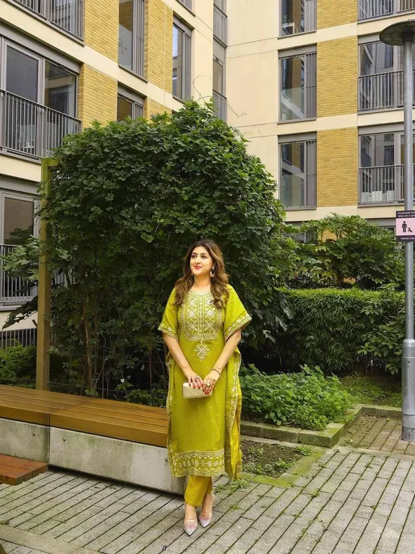 Yellow_Georgette_Premium_&_Fancy_Design_Kaftan_Set_For_Women