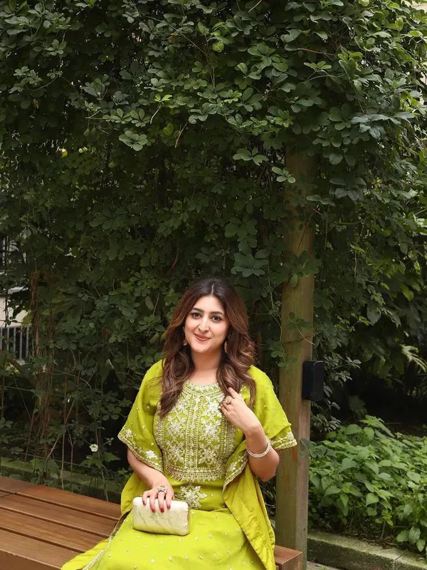 Yellow_Georgette_Premium_&_Fancy_Design_Kaftan_Set_For_Women