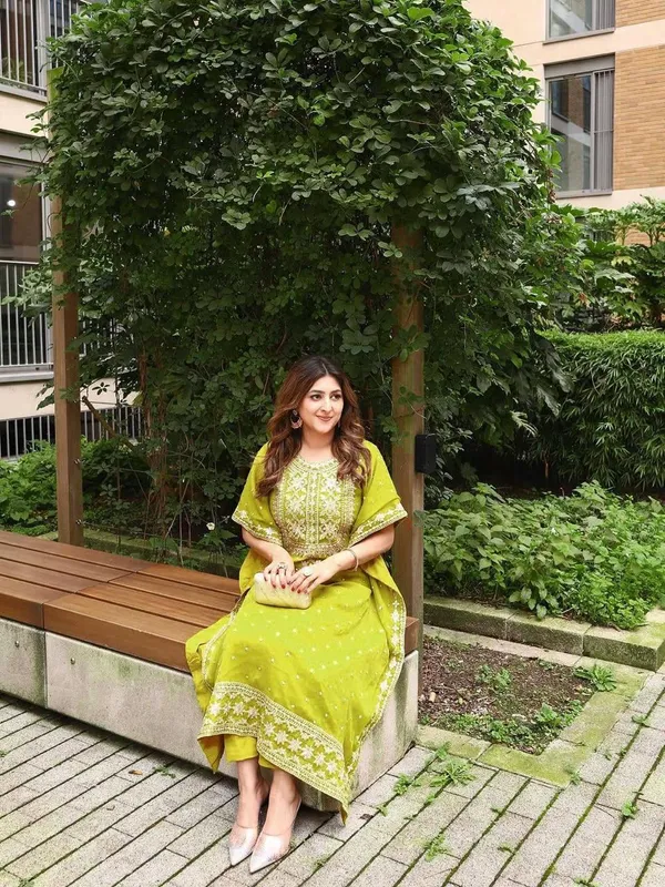 Yellow_Georgette_Premium_&_Fancy_Design_Kaftan_Set_For_Women