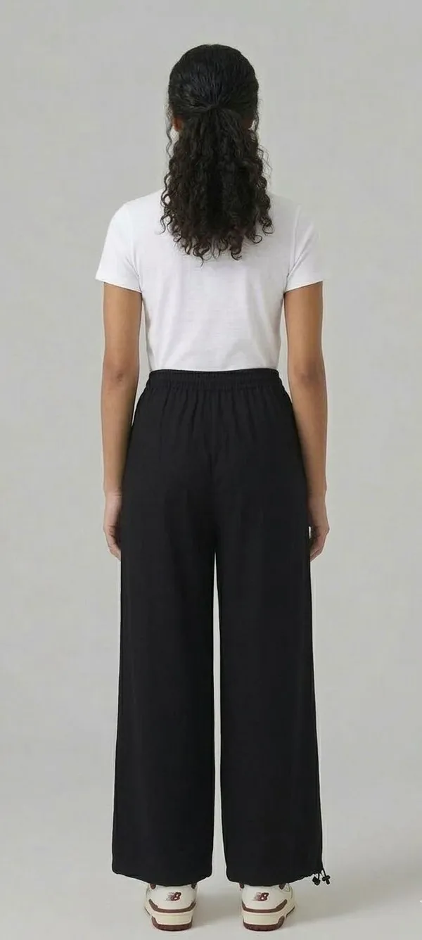 Straight_Fit_Women_Black_Trousers
