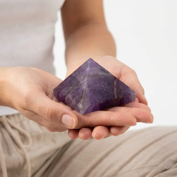 Natural_Amethyst_Pyramid_For_Reiki_Healing_And_Crystal_Healing_Stone_Pyramid