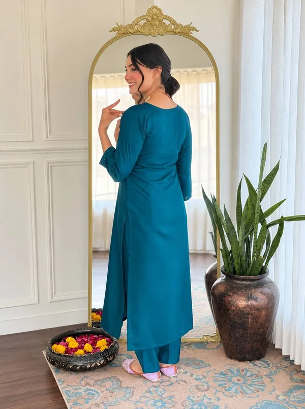 BBV_COUTURE_Women_Kurta,_Pant_And_Dupatta_Set_Cotton_Blend_Purple_Solid_Kurta_with_Embroidered_Yoke_and_Zari_Jacquard_Dupatta