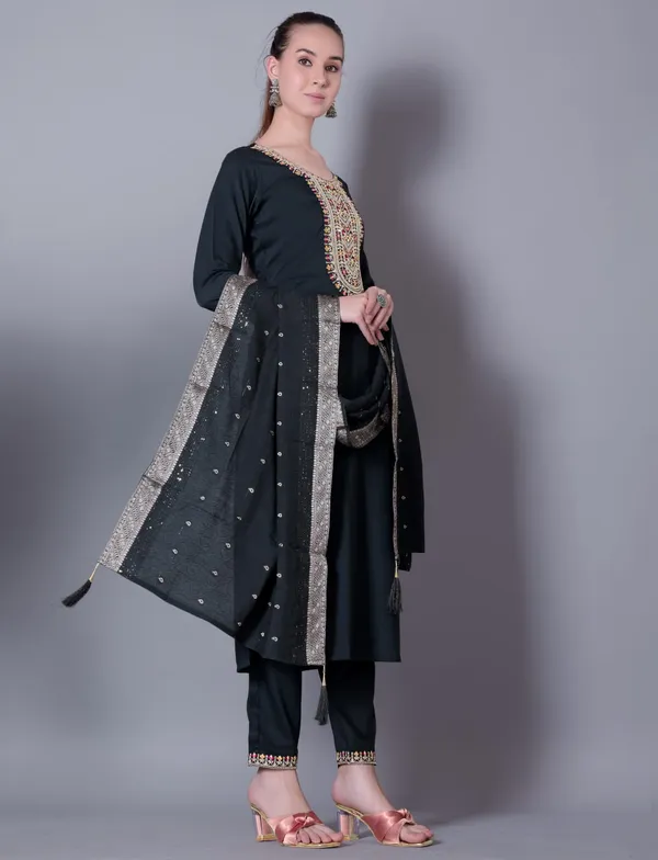 Dark_Green_Silk_Blend_Kurti_With_Dupatta_And_Bottom_Wear_For_Women