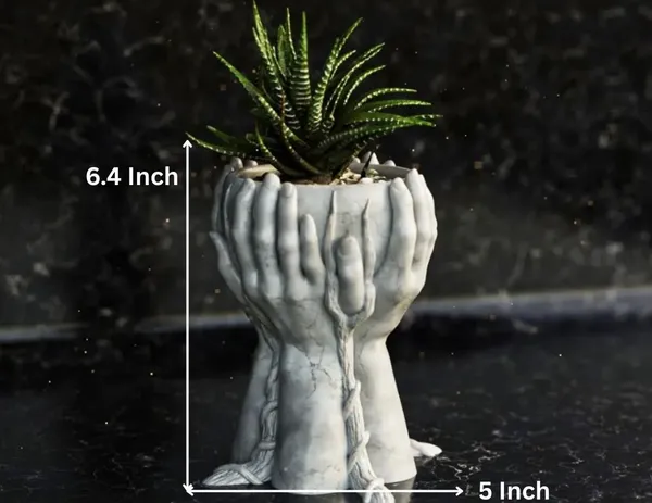 Four_Hands_Vase