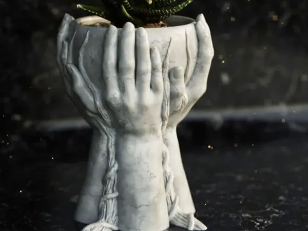Four_Hands_Vase