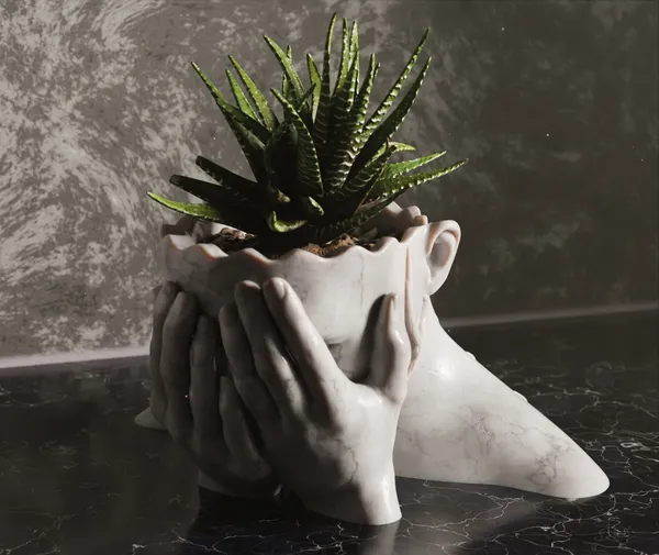 Sad_Woman_Vase