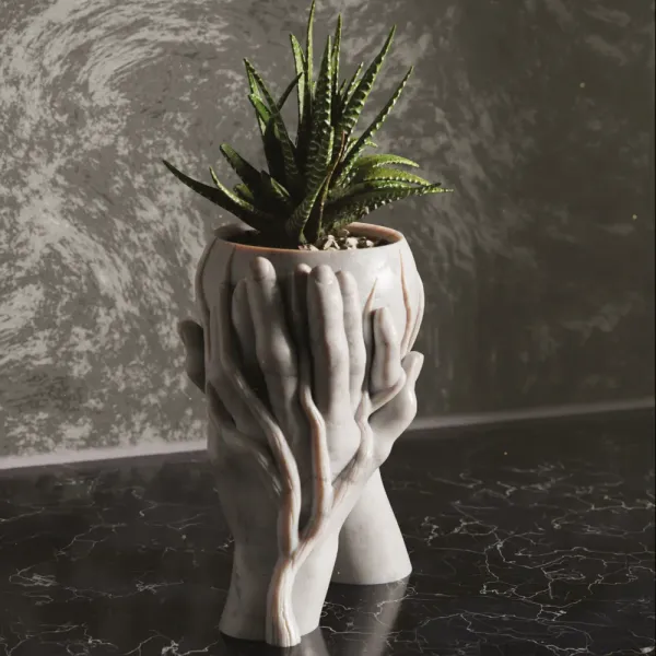 Love_Hands_Vase