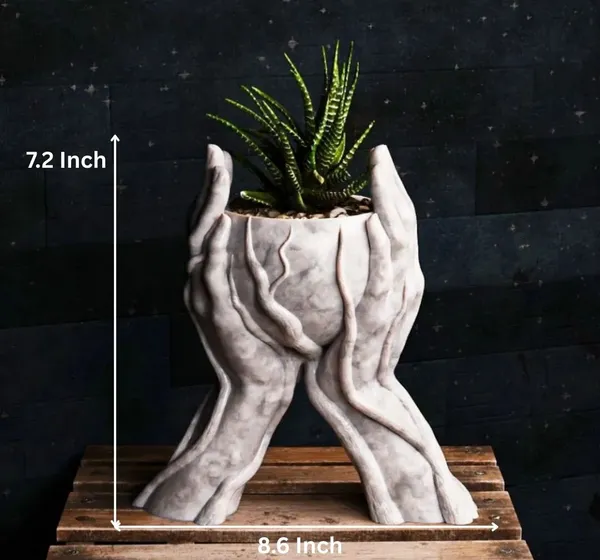 Hands_Vase