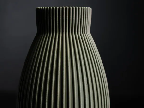 Obscura_*_Vase