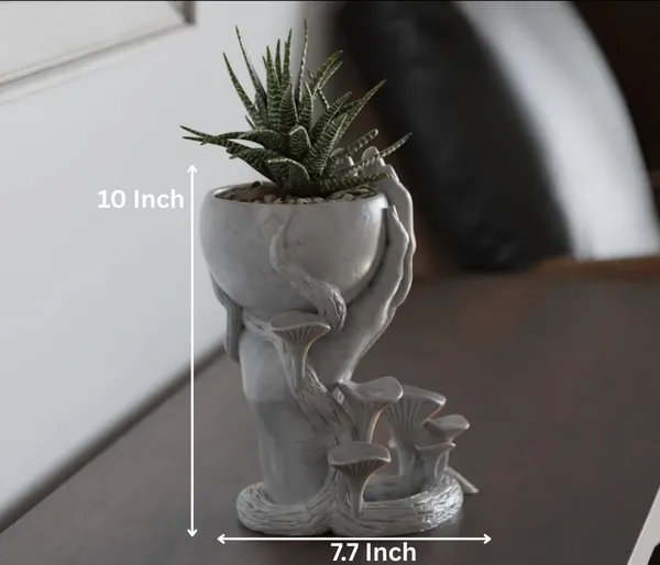 Mushroom_Hand_Vase