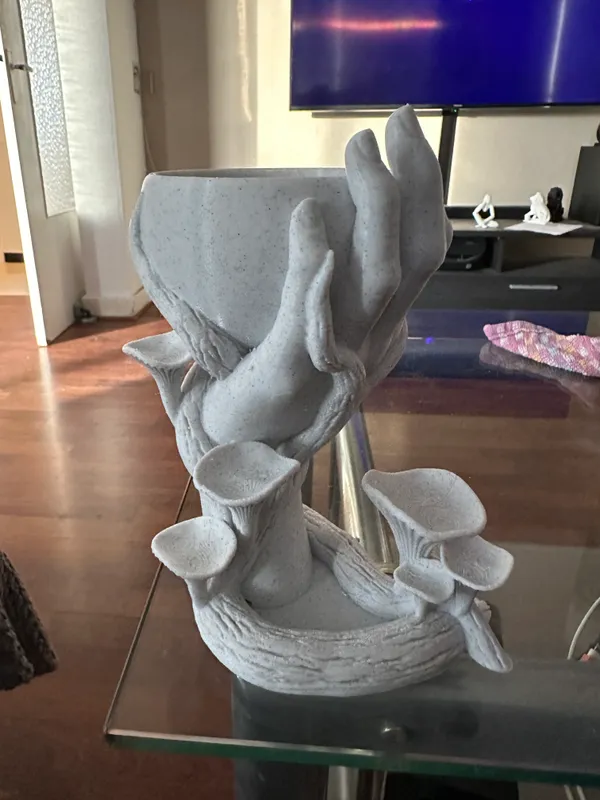 Mushroom_Hand_Vase