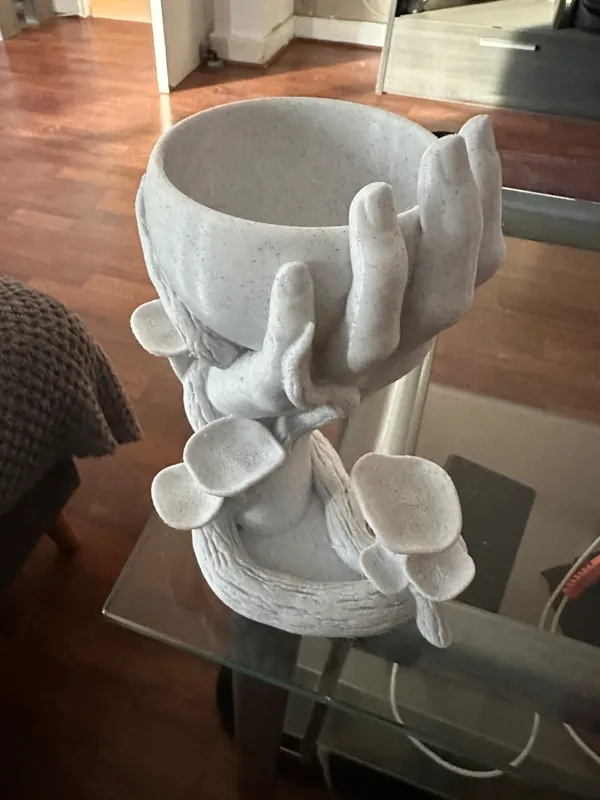 Mushroom_Hand_Vase