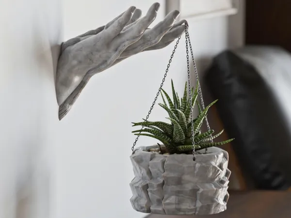 Wall_Hand_Flower_Pot_3