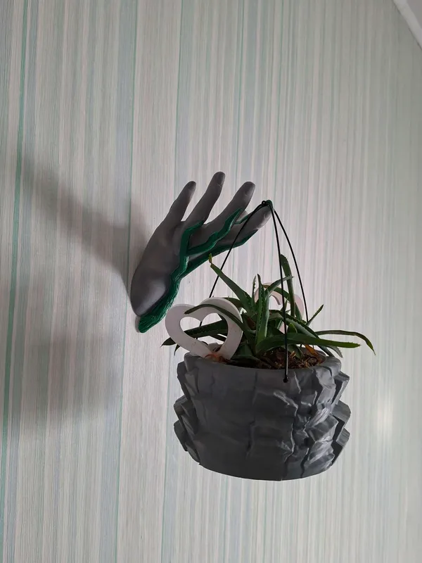 Wall_Hand_Flower_Pot_3