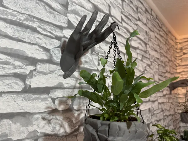 Wall_Hand_Flower_Pot_3