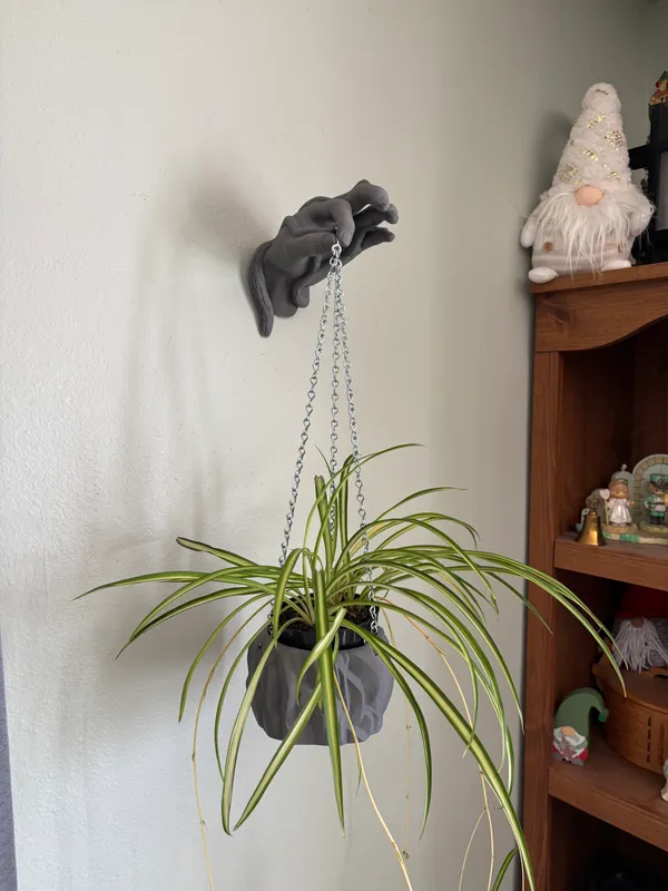Wall_Hand_Flower_Pot_2