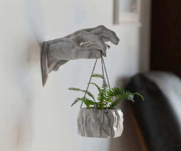 Wall_Hand_Flower_Pot_2