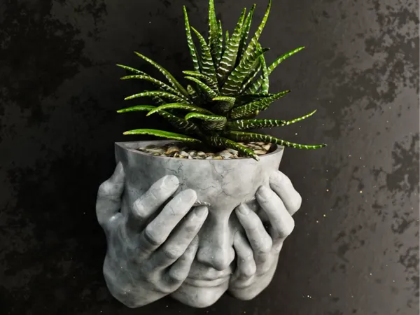 Woman_Wall_Flower_Pot_3