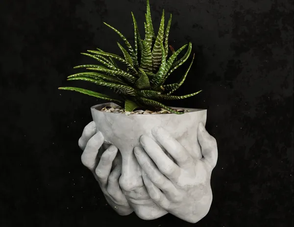Woman_Wall_Flower_Pot_3