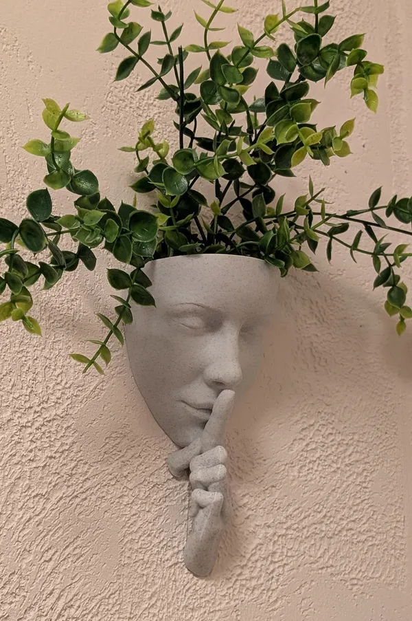 Woman_Wall_Flower_Pot_2