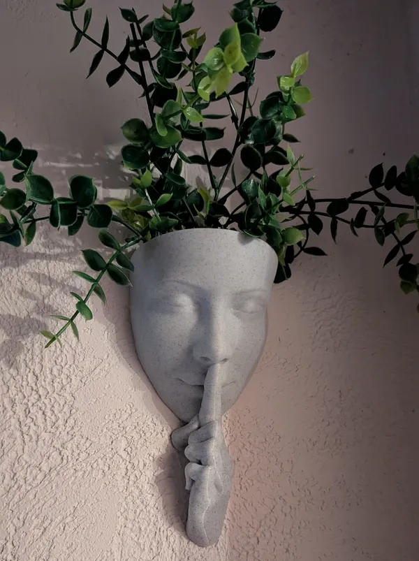 Woman_Wall_Flower_Pot_2