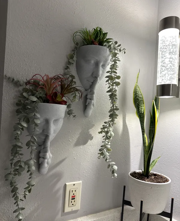 Woman_Wall_Flower_Pot_2