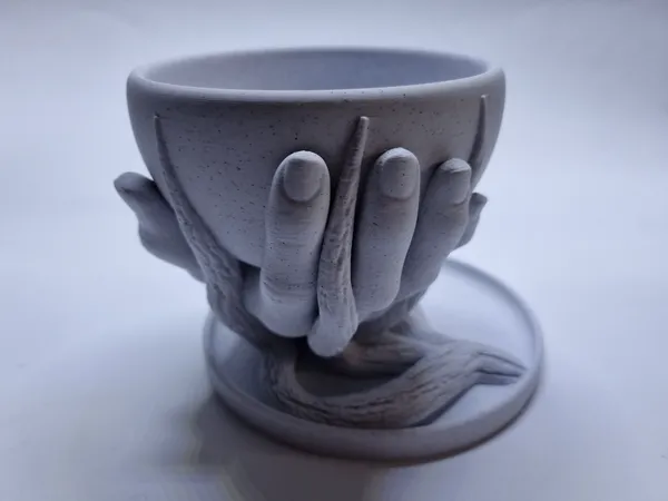 Simple_Roots_Hand_Vase