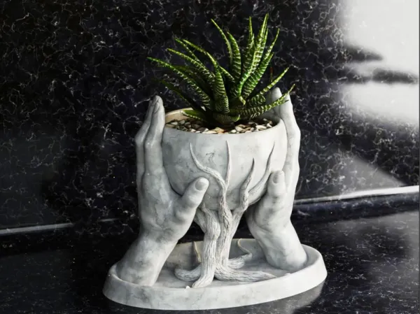 Two_Hands_Flower_Pot