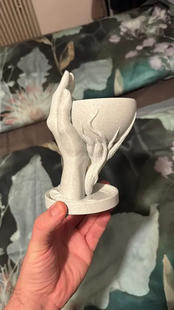 One_Hand_Flower_Pot