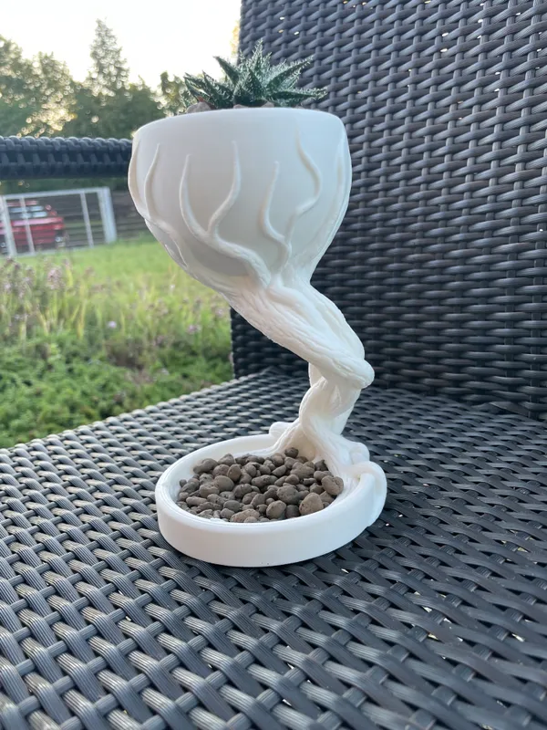 Roots_Pot